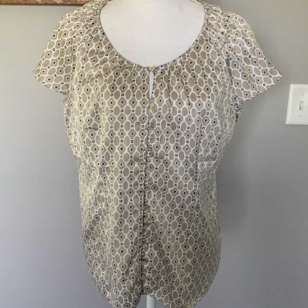 Banana Republic tan & white button up top size Large